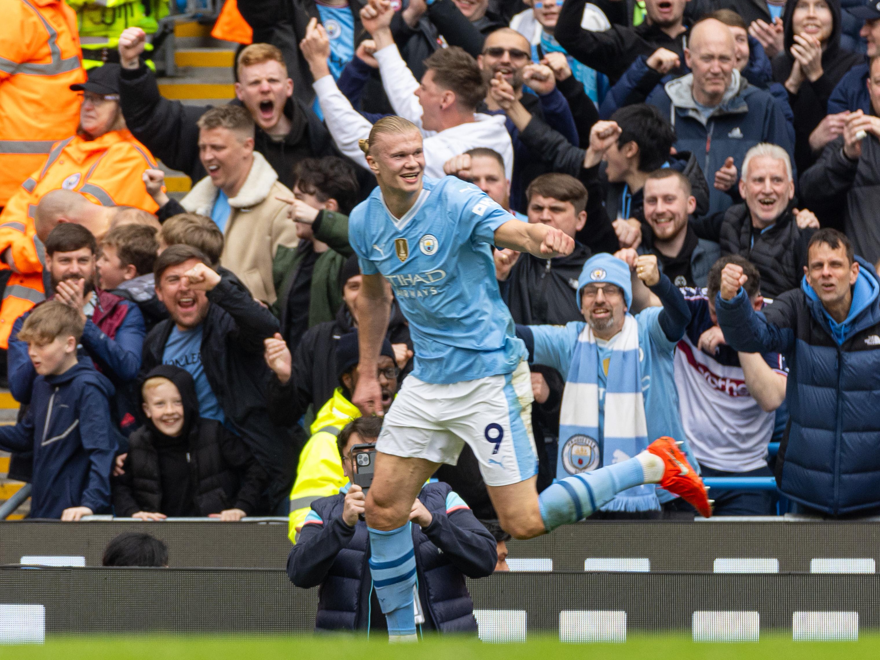 曼联翻盘那不勒斯，哈兰德关键制胜