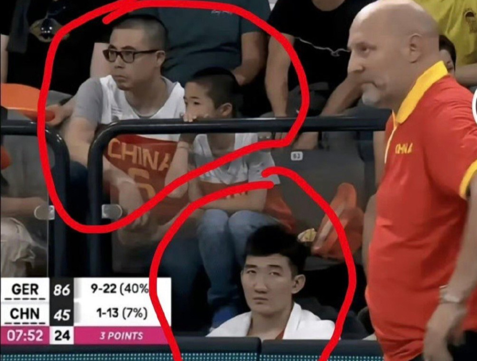 中国男篮碾压巴西男篮,乔治高光表现 中国男篮碾压巴西男篮,乔治高光表现